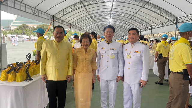 ร่วมพิธีวางพานพุ่มและถวายบังคม เนื่องในวันคล้ายวันพระบรมราชสมภพ พระบาทสมเด็จพระบรมชนกาธิเบศร มหาภูมิพลอดุลยเดชมหาราช บรมนาถบพิตร